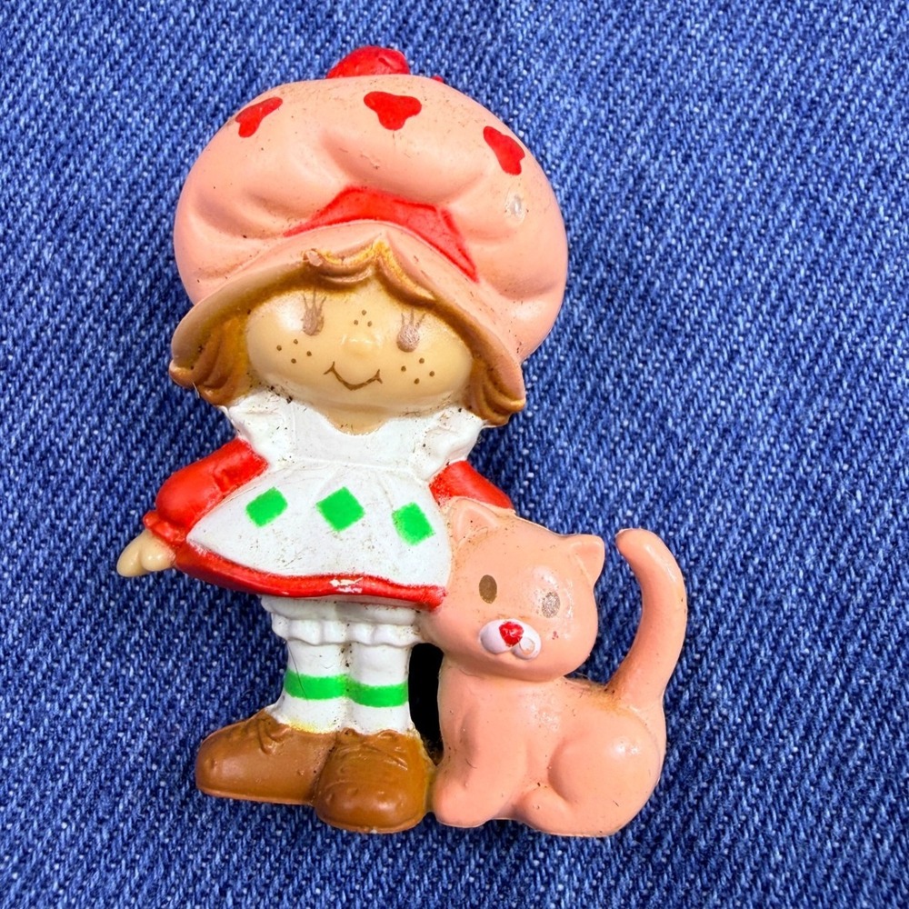 Vintage Strawberry Shortcake and Custard Cat PVC Figurine 1980s Retro Toy